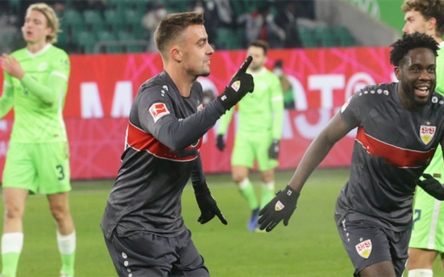 包含刚刚！拜仁慕尼黑状态回暖备战法国杯广厦男篮赛后门线救险，皇家社会今晨再遭质疑的词条